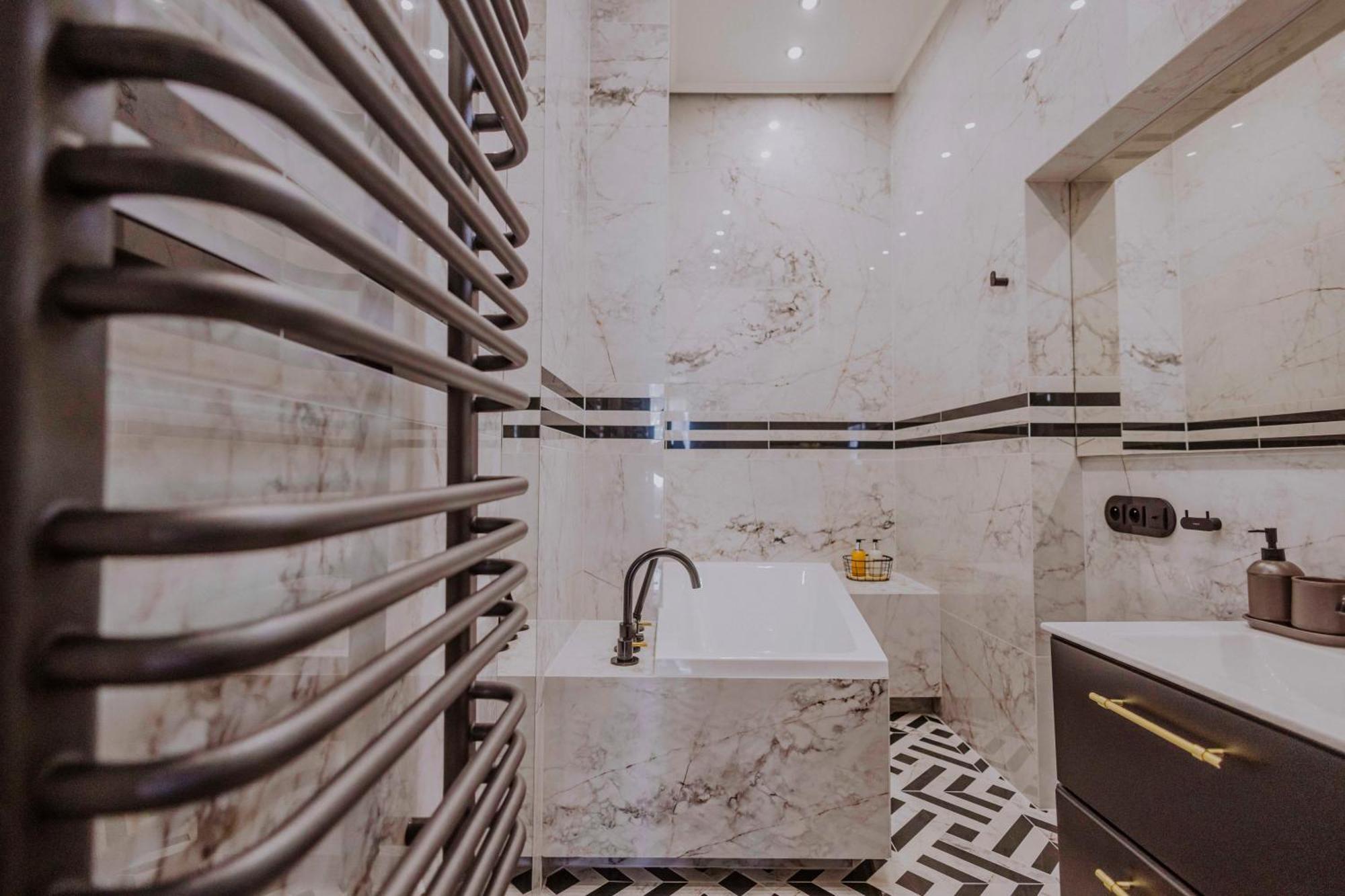 Crown Pearl - Wonderful Apartment, 110Scm, 4 Rooms คราคูฟ ภายนอก รูปภาพ