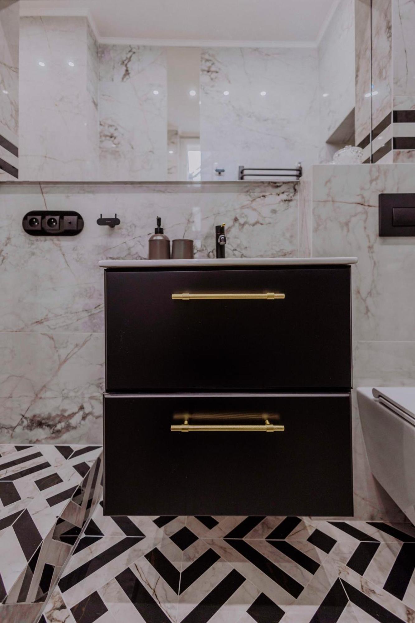 Crown Pearl - Wonderful Apartment, 110Scm, 4 Rooms คราคูฟ ภายนอก รูปภาพ